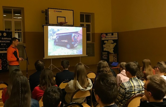 63E50B78-790E-45DC-8EC1-4959D4107807